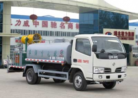 绿化喷洒车图片